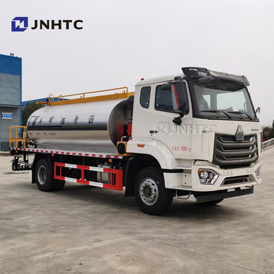 HOWO NX Equipamento de pulverização de asfalto caminhões 4X2 2206HP para venda