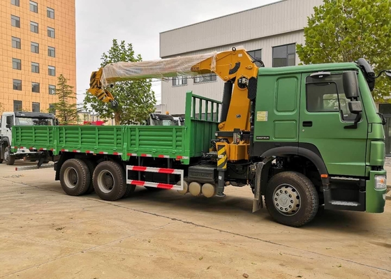 o caminhão do chassi de 12T 6x4 montou o guindaste do crescimento da cor verde de Sinotruk Howo7