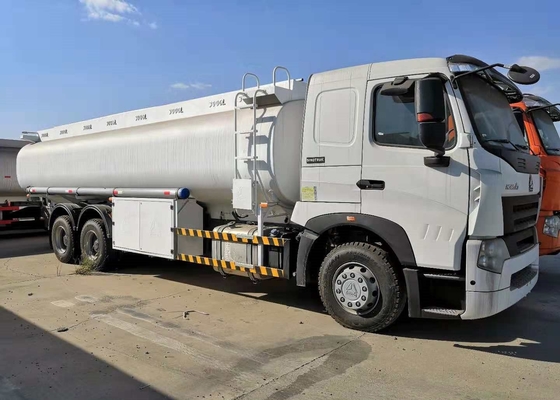 o caminhão de depósito de gasolina SINOTRUK de 371hp 6x4 HOWO A7 10 roda a capacidade 21cbm