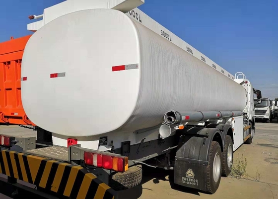 o caminhão de depósito de gasolina SINOTRUK de 371hp 6x4 HOWO A7 10 roda a capacidade 21cbm