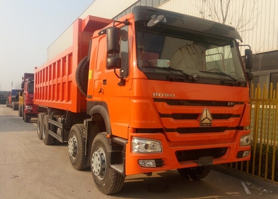 Quatro - caminhão basculante pesado 8×4 do eixo SINOTRUK 371 HP 50 toneladas que carregam 28CBM