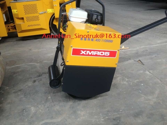 Monte no rolo dobro de 4 toneladas vibratório do cilindro do rolo XMR403 do equipamento pequeno do trabalho de estrada