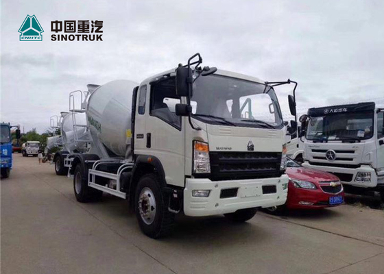 Howo 4x2 4CBM Mini Concrete Mixer Truck com cor branca está pronto na fábrica