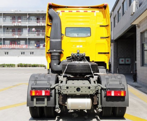 Padrão de emissão amarelo do Euro II do caminhão 290hp do trator de Sinotruk 4x2 Howo da cor