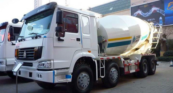 cor branca vermelha CCC de 20-60 toneladas do caminhão do misturador concreto de 16cbm 8x4 Sinotruk HOWO passada
