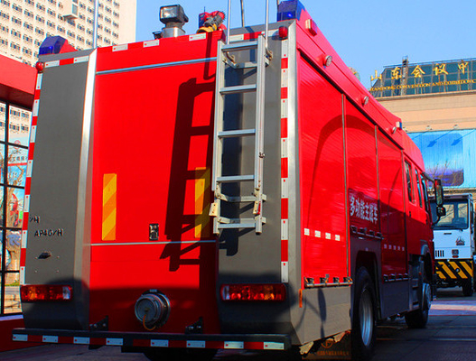 Carro de bombeiros 4x2 251hp do salvamento - tanque de água do caminhão 6m3 do bombeiro de 350hp SINOTRUK HOWO