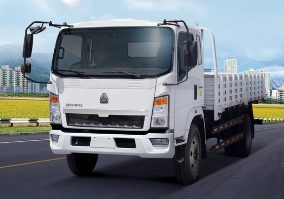 Os caminhões comerciais do dever da luz de HOWO 4x2 abastecem o eixo traseiro de salvamento da cor 160hp 8.2t de Brown