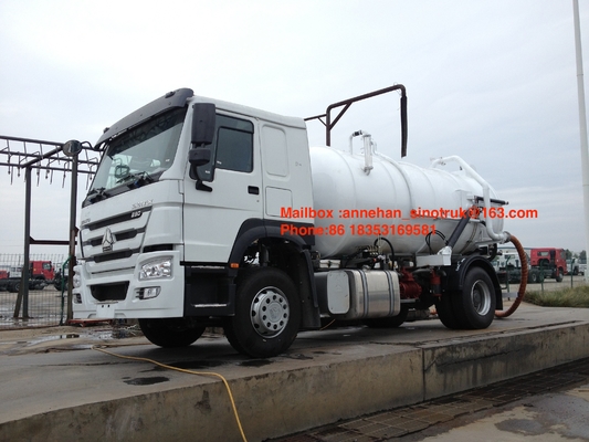 O caminhão 10000L-15000L 4X2 6 da sução da água de esgoto de SINOTRUK HOWO roda caminhões do desperdício líquido