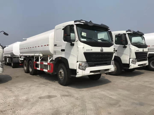 21000 de Sinotruk Howo A7 6x4 litros de caminhão de depósito de gasolina Lhd 4 milímetros de espessura do tanque