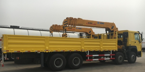 O caminhão da carga de Howo 8x4 montou o guindaste 12ton ao elevado desempenho de 20 toneladas