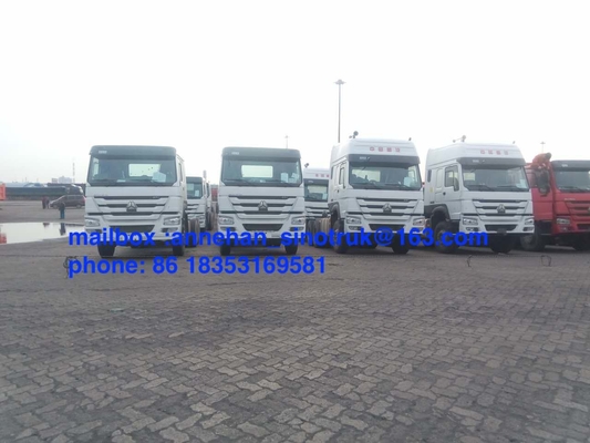 Sinotruk 6x4 10 roda a cabine do caminhão 371hp HW79 do trator com 2 dorminhocos e condicionadores de ar