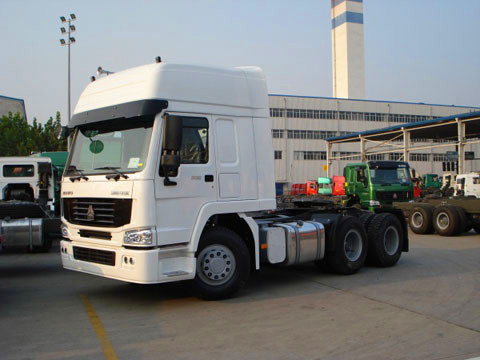 Prima alta de Sinotruk Howo7 da cabine HW79 - caminhão do motor para a capacidade do reboque 40-50T