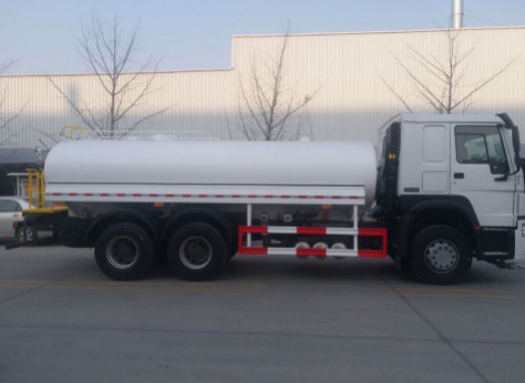 Caminhão do pulverizador de água de Sinotruk Howo 4x2 6x4 10000L