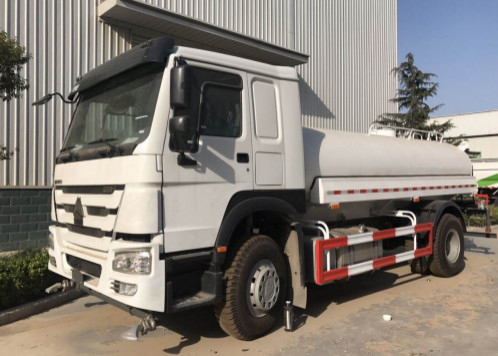 Caminhão do pulverizador de água de Sinotruk Howo 4x2 6x4 10000L