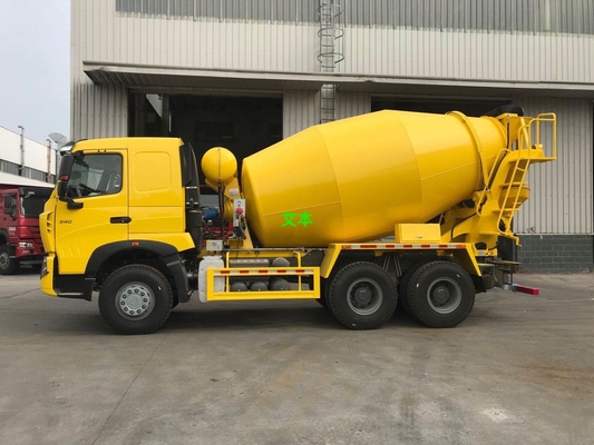 Caminhão de tanque do misturador de HC16 Sinotruk 10M3 com bomba e motor de Itália