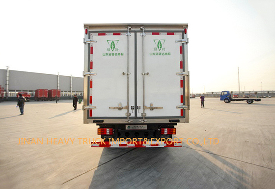O dever da luz de Howo 4X2 refrigerou o caminhão 5 toneladas de 60000kg DE 7 TONELADAS