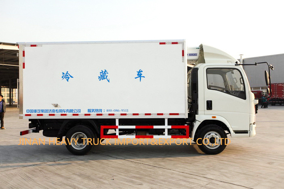 O dever da luz de Howo 4X2 refrigerou o caminhão 5 toneladas de 60000kg DE 7 TONELADAS