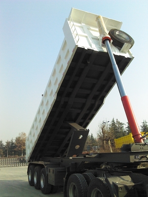 Sinotruk três reboques resistentes de 50 toneladas de Axle Front semi para o transporte da areia