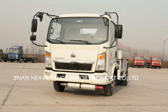 Caminhão de tanque do óleo de Sinotruk Howo 4x2 RHD LHD 5000 litros de 5m3 3 toneladas