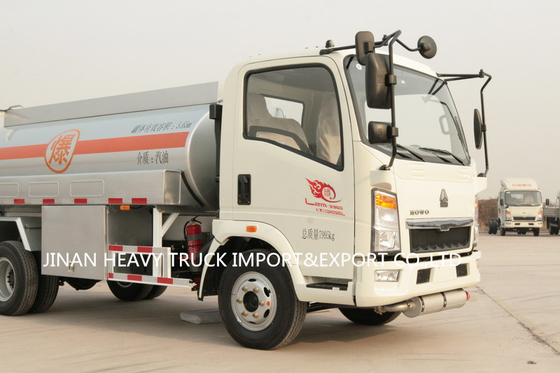 Caminhão de tanque do óleo de Sinotruk Howo 4x2 RHD LHD 5000 litros de 5m3 3 toneladas