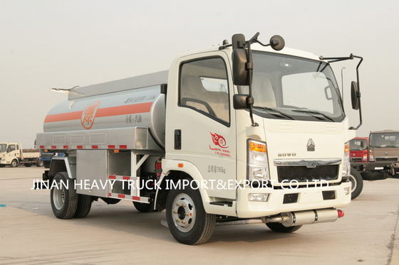 Caminhão de tanque do óleo de Sinotruk Howo 4x2 RHD LHD 5000 litros de 5m3 3 toneladas