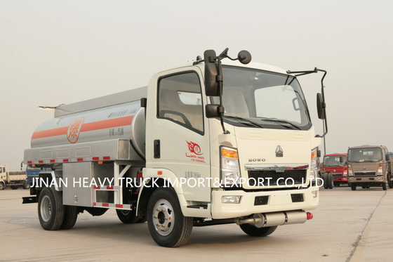Luz Mini Oil Fuel Tanker Truck 4x2 6cbm 6000Liter de Sinotruk Howo