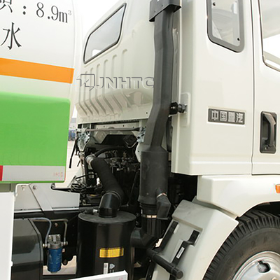 Caminhão de tanque 4x2 da água clara de SINOTRUK HOWO com 14m Front Sprinkler