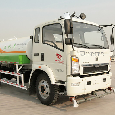 Caminhão de tanque 4x2 da água clara de SINOTRUK HOWO com 14m Front Sprinkler