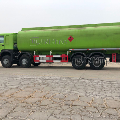 Caminhão de petroleiro comercial do combustível de óleo dos caminhões 8x4 38000L do dever da luz de HOWO Euro2 Euro4