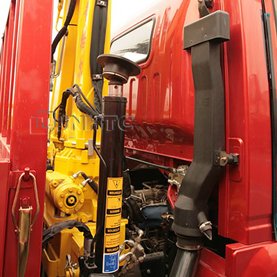 O caminhão de Sinotruk HOWO 4x2 montou o caminhão telescópico de Crane Hook Folding Arm Lifting