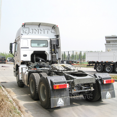 Caminhões do reboque de trator noun da cabeça 6x4 RHD do trator de Sinotruk HOWO em Tanzânia