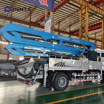 O caminhão montou HOWO 38M Concrete Pump Truck com o eixo três