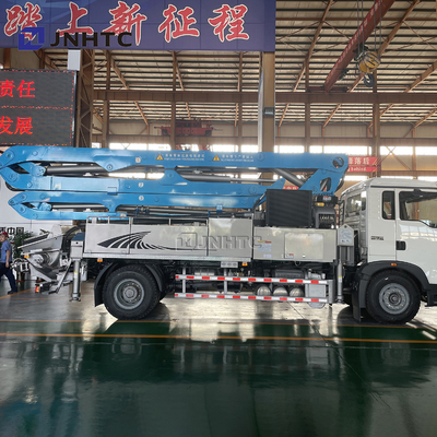 O caminhão montou HOWO 38M Concrete Pump Truck com o eixo três