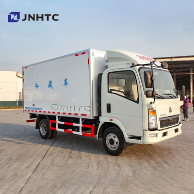 Condução do assistente do caminhão refrigerado do dever da luz de Sinotruk HOWO 4X2 5t