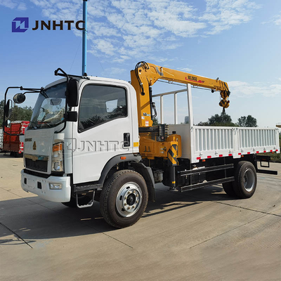 Caminhão pequeno da carga de Sinotruk Howo 4*4 com o guindaste 3.2T