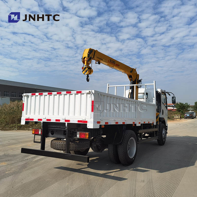 Caminhão pequeno da carga de Sinotruk Howo 4*4 com o guindaste 3.2T