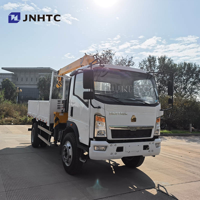 Caminhão pequeno da carga de Sinotruk Howo 4*4 com o guindaste 3.2T