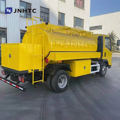 Modelo novo 3000l de caminhão de depósito de gasolina 4x2 da luz de Sinotruk Howo