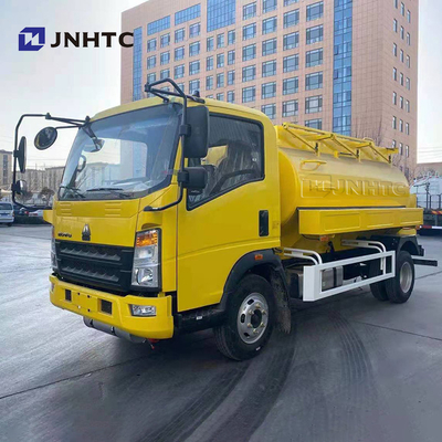 Modelo novo 3000l de caminhão de depósito de gasolina 4x2 da luz de Sinotruk Howo
