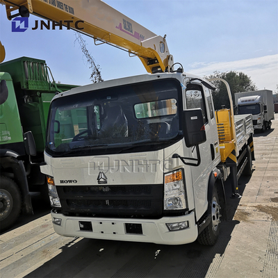 Luz de Sinotruk Howo 4X2 que encurta o crescimento Crane Truck de 5 toneladas