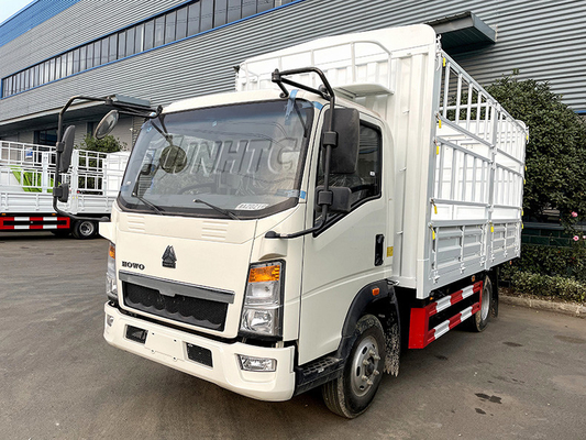 O anúncio publicitário do dever da luz de Sinotruk Howo 4x2 transporta a estaca leve 5-10T do caminhão da carga