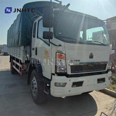 Soldado militar Transport With Seats do caminhão 4X4 6X6 8X8 de SINOTRUK HOWO
