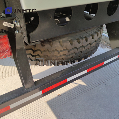 Soldado militar Transport With Seats do caminhão 4X4 6X6 8X8 de SINOTRUK HOWO