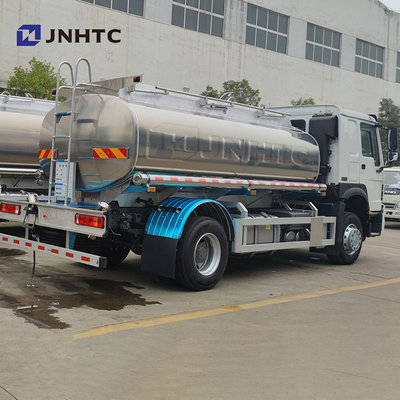 Caminhão de petroleiro de Sinotruk Howo da liga de alumínio de 6 rodas 10000 litros com distribuidor